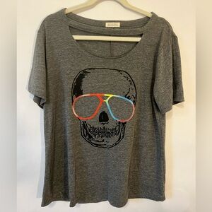 Occasion brand, Women’s Size 1x, Gray Skull Graphic T-Shirt